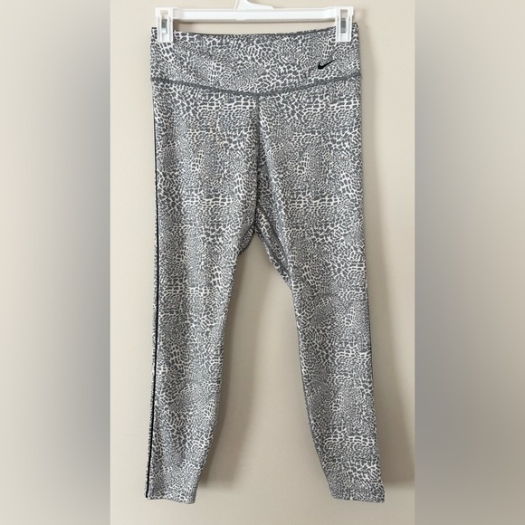 Nike Dri Fit Gray White High Rise Leopard Print Soft Leggings - Picture 1 of 8